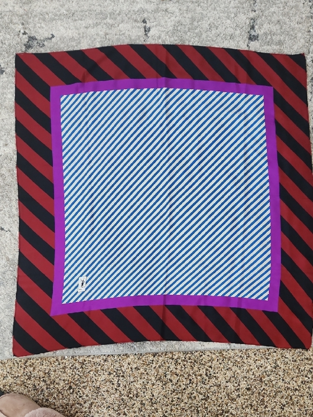 Vintage Yves Saint Laurent Rive Gauche scarf made of multicolored silk - Picture 4 of 6